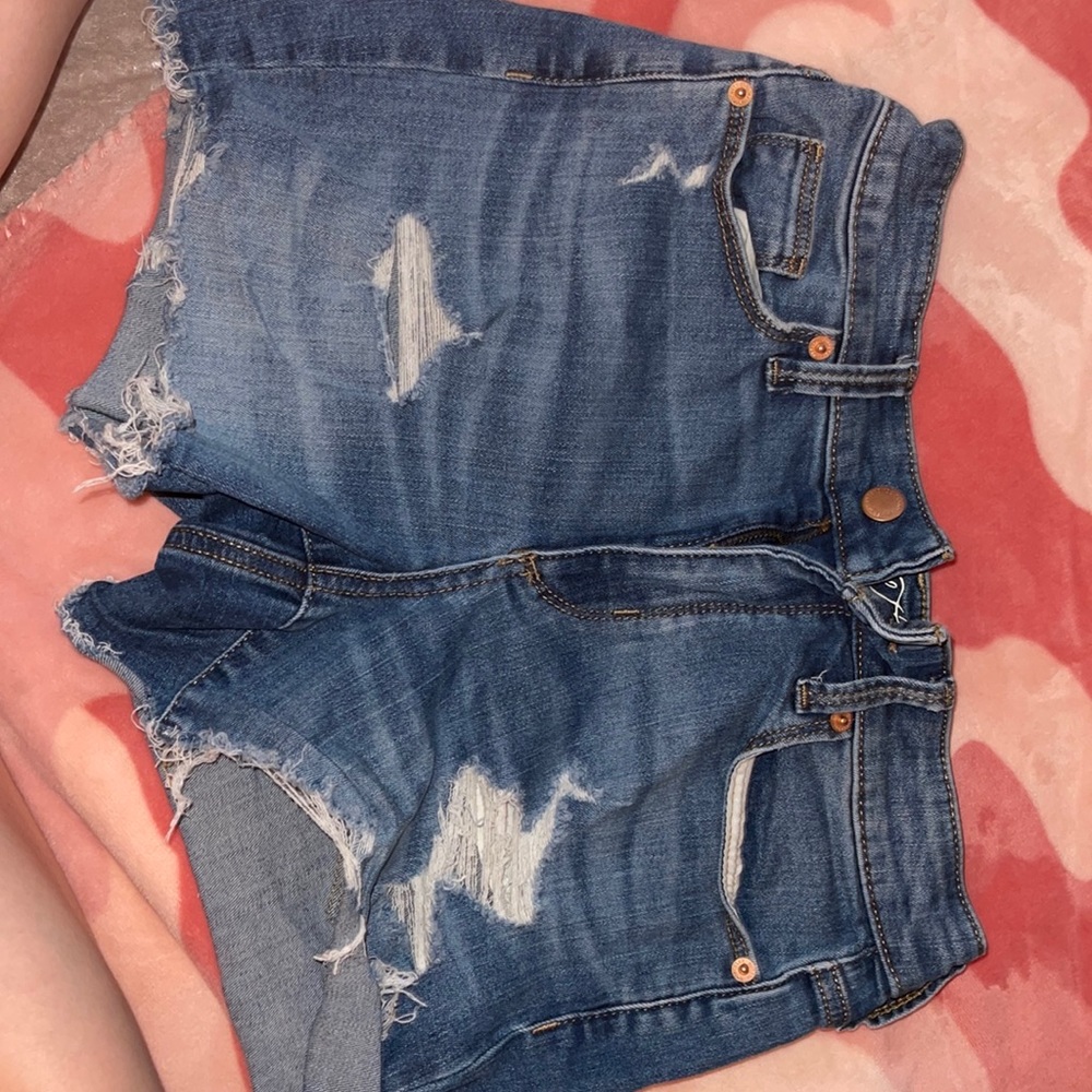 nice shorts sit like a 4!